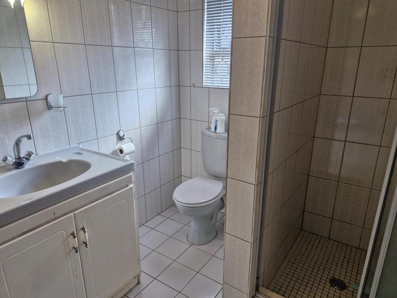 6 Bedroom Property for Sale in Cravenby Western Cape